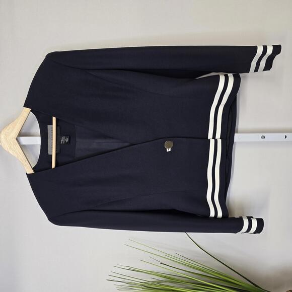Ellen Tracy Jackets & Blazers - Ellen Tracy Linda Allard Navy Blue Women's Blazer with White Stripe - size 8